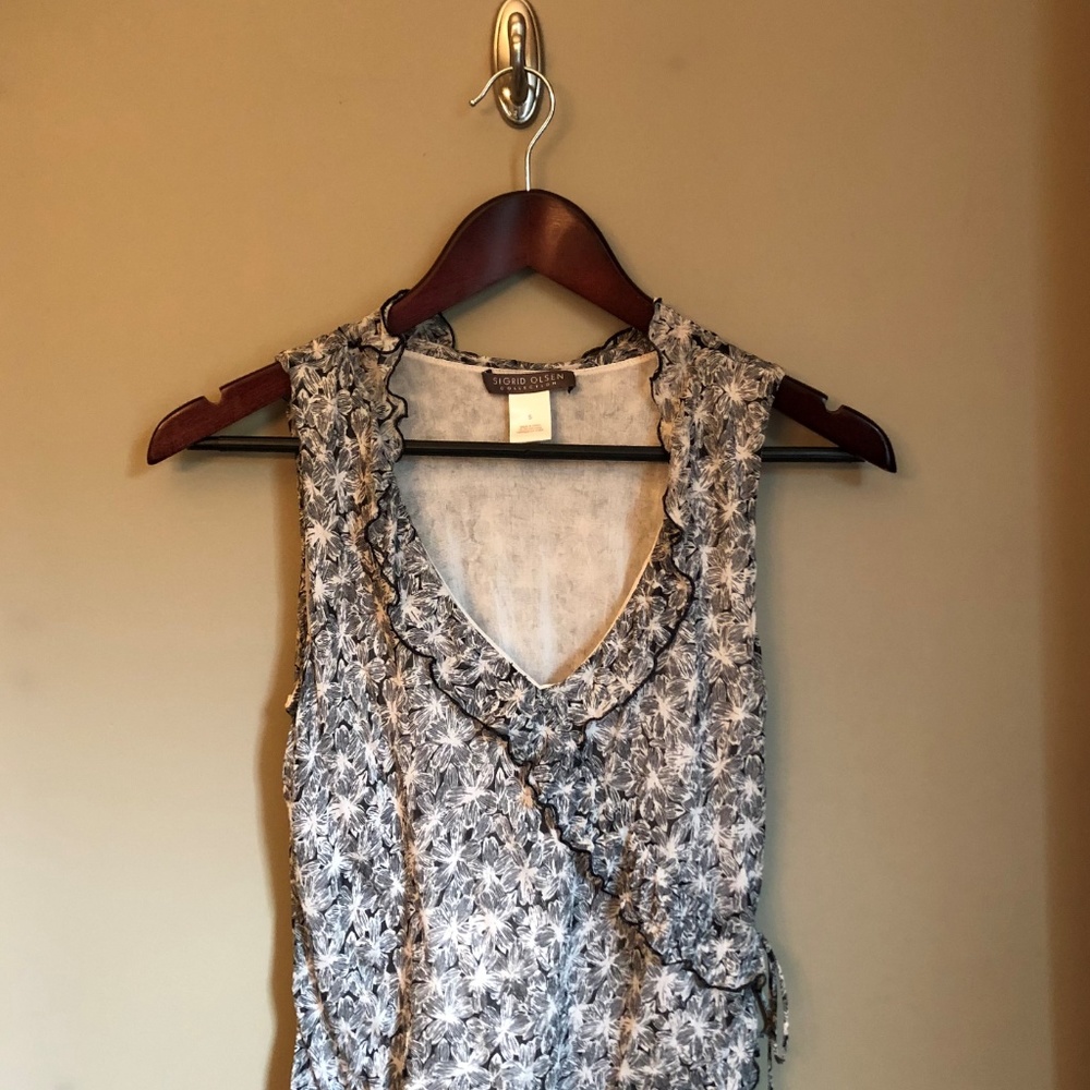Sleeveless Floral Chiffon Blouse